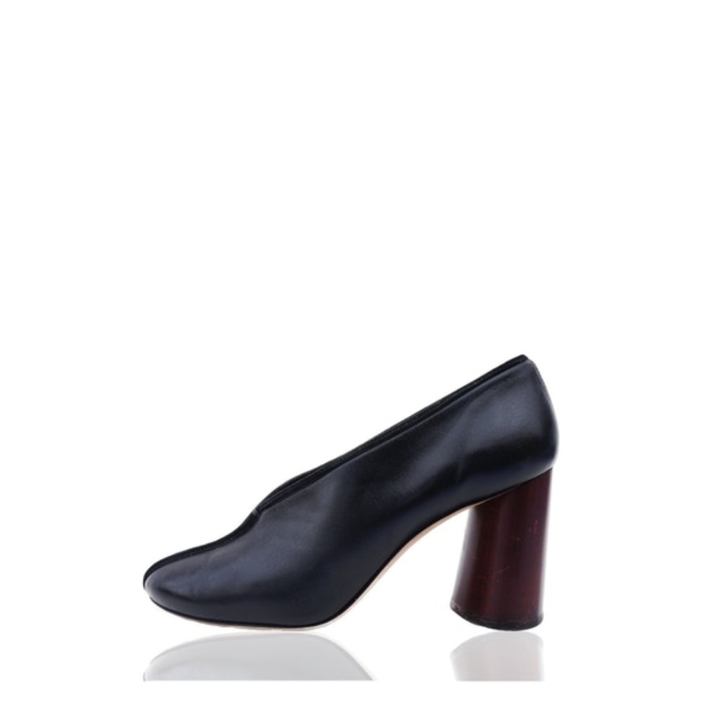 Celine Phoebe Philo V Neck Leather Pumps